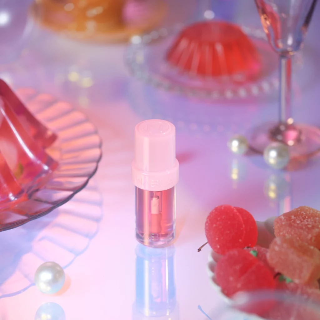 “Tutti frutti” for the launch of the new fruit-rich flavored Lip Candy Oil